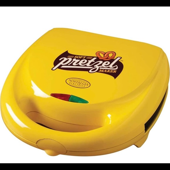 Nostalgia Electrics SPM400 4-Pretzel Soft Pretzel Maker - Picture 2 of 2